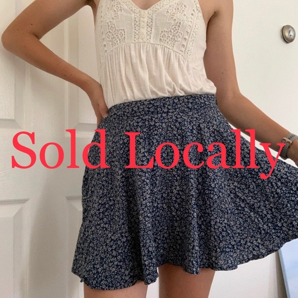 Forever 21 Floral Skirt - Picture 1 of 9